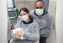 Bebê dado como morto é encontrado vivo por funcionária de funerária Bebê dado como morto é encontrado vivo por funcionária de funerária