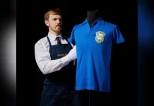 Camisa usada por Pelé em 58 é vendida por R$ 25 milhões Camisa usada por Pelé em 58 é vendida por R$ 25 milhões
