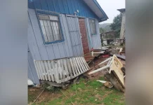Casa é interditada após se mover do lugar em Caçador Casa é interditada após se mover do lugar em Caçador