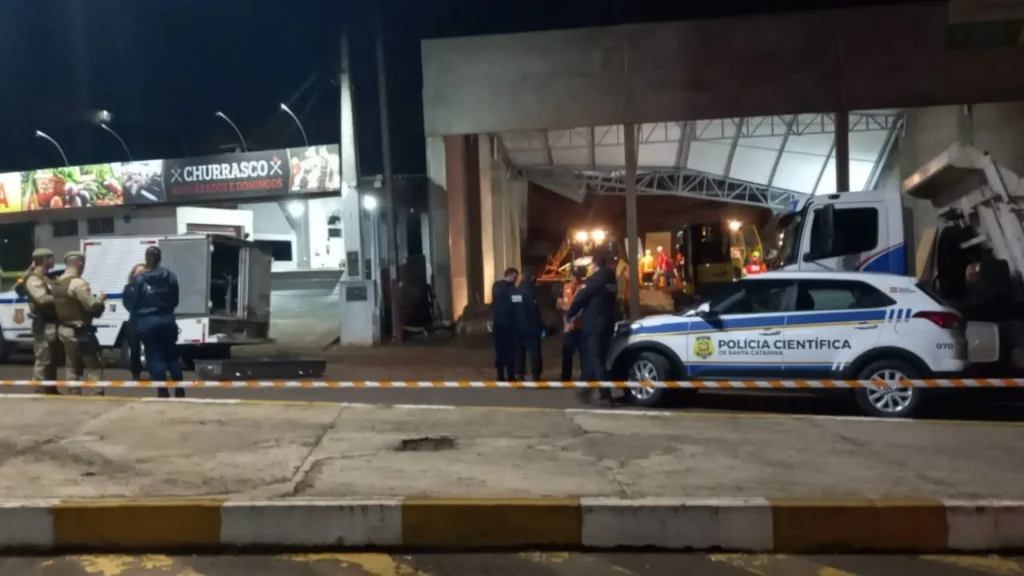 Desabamento mata um trabalhador e segunda vítima ainda está sendo procurada