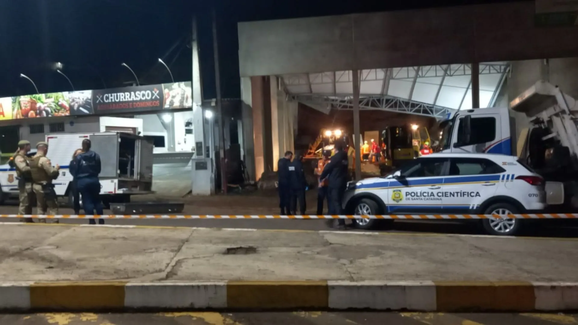 Desabamento mata um trabalhador e segunda vítima ainda está sendo procurada