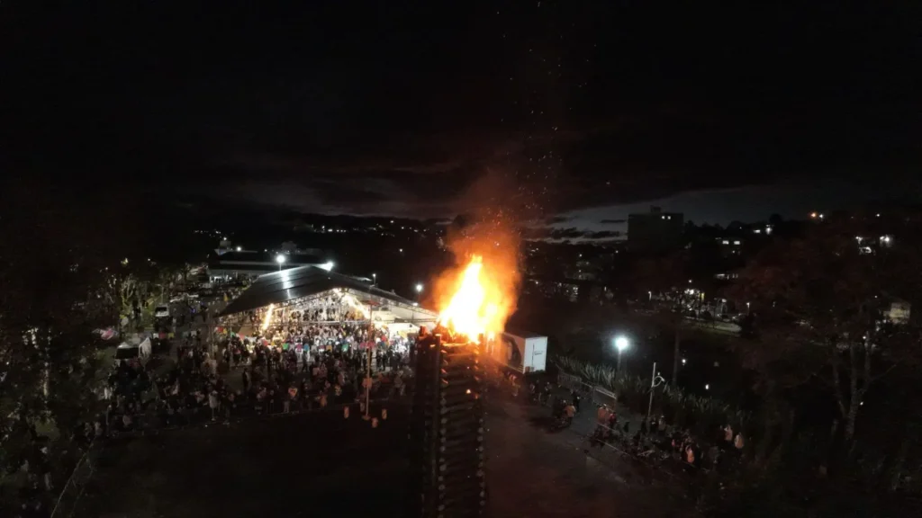 36ª Festa da Fogueira e do Quentão reúne milhares de pessoas em Caçador