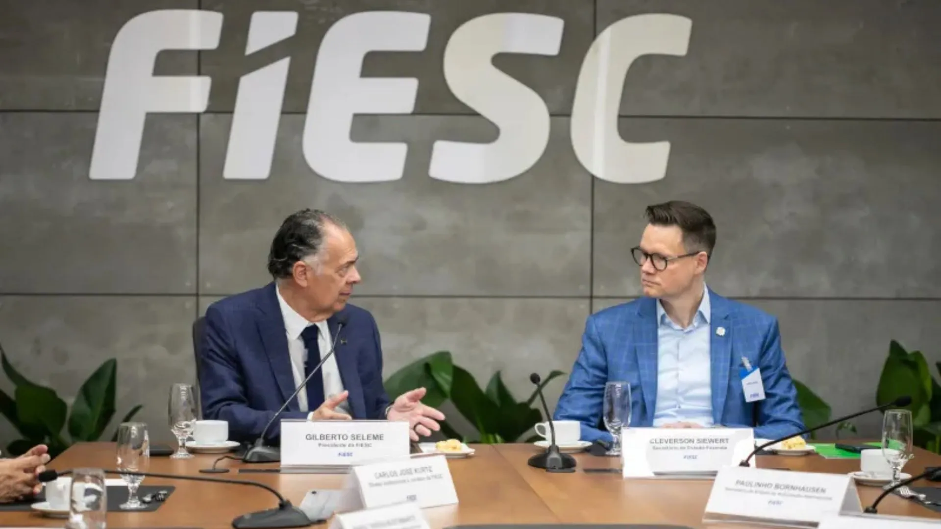 Fiesc e Governo de SC montam grupo de trabalho sobre “Segundo Tarifaço”