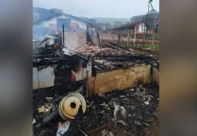 Família perde tudo em incêndio e precisa da ajuda da comunidade Família perde tudo em incêndio e precisa da ajuda da comunidade