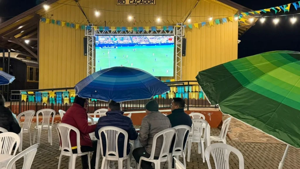 Caçador prepara transmissão do jogo Brasil x Noruega no Parque Central