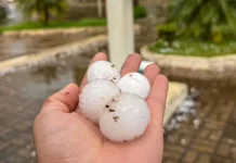 Temporal com granizo destelha mais de mil casas no Rio Grande do Sul Temporal com granizo destelha mais de mil casas no Rio Grande do Sul