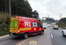 Colisão entre dois carros deixa ferido na rodovia Honorino Moro Colisão entre dois carros deixa ferido na rodovia Honorino Moro