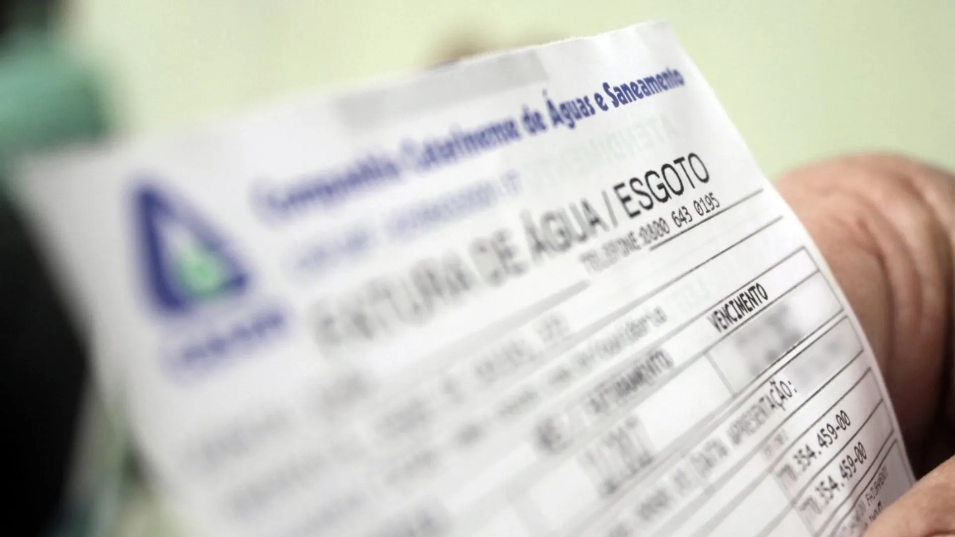 Moradores de SC levam susto ao receber conta de água com valor de R$ 24 milhões
