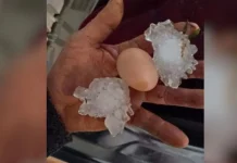 Tempestade de granizo causa estragos e deixa casas danificadas em SC Tempestade de granizo causa estragos e deixa casas danificadas em SC