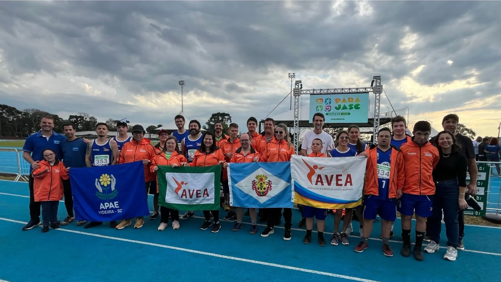 Videira conquista 10 medalhas no atletismo do Parajasc 2026