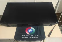Televisão furtada é recuperada pela PM durante abordagem em Videira Televisão furtada é recuperada pela PM durante abordagem em Videira