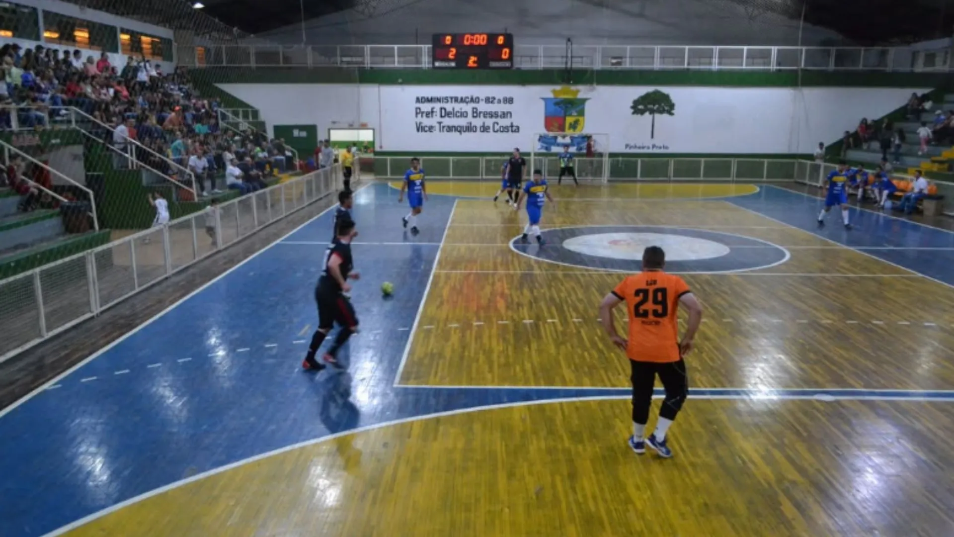 Campeonato Municipal de Futsal de Pinheiro Preto reúne 26 equipes em três categorias