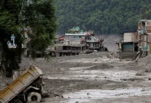 Tragédia no Nepal: enchente deixa mortos e centenas de desaparecidos Tragédia no Nepal: enchente deixa mortos e centenas de desaparecidos
