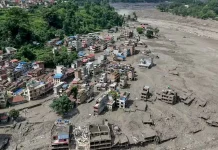 Tragédia no Nepal: enchente deixa mortos e centenas de desaparecidos Tragédia no Nepal: enchente deixa mortos e centenas de desaparecidos