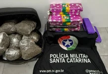 PMRv apreende mais de 30 quilos de drogas durante abordagem em Água Doce PMRv apreende mais de 30 quilos de drogas durante abordagem em Água Doce