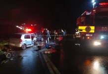 Colisão frontal entre dois veículos deixa seis vítimas na SC-355, em Videira Colisão frontal entre dois veículos deixa seis vítimas na SC-355, em Videira