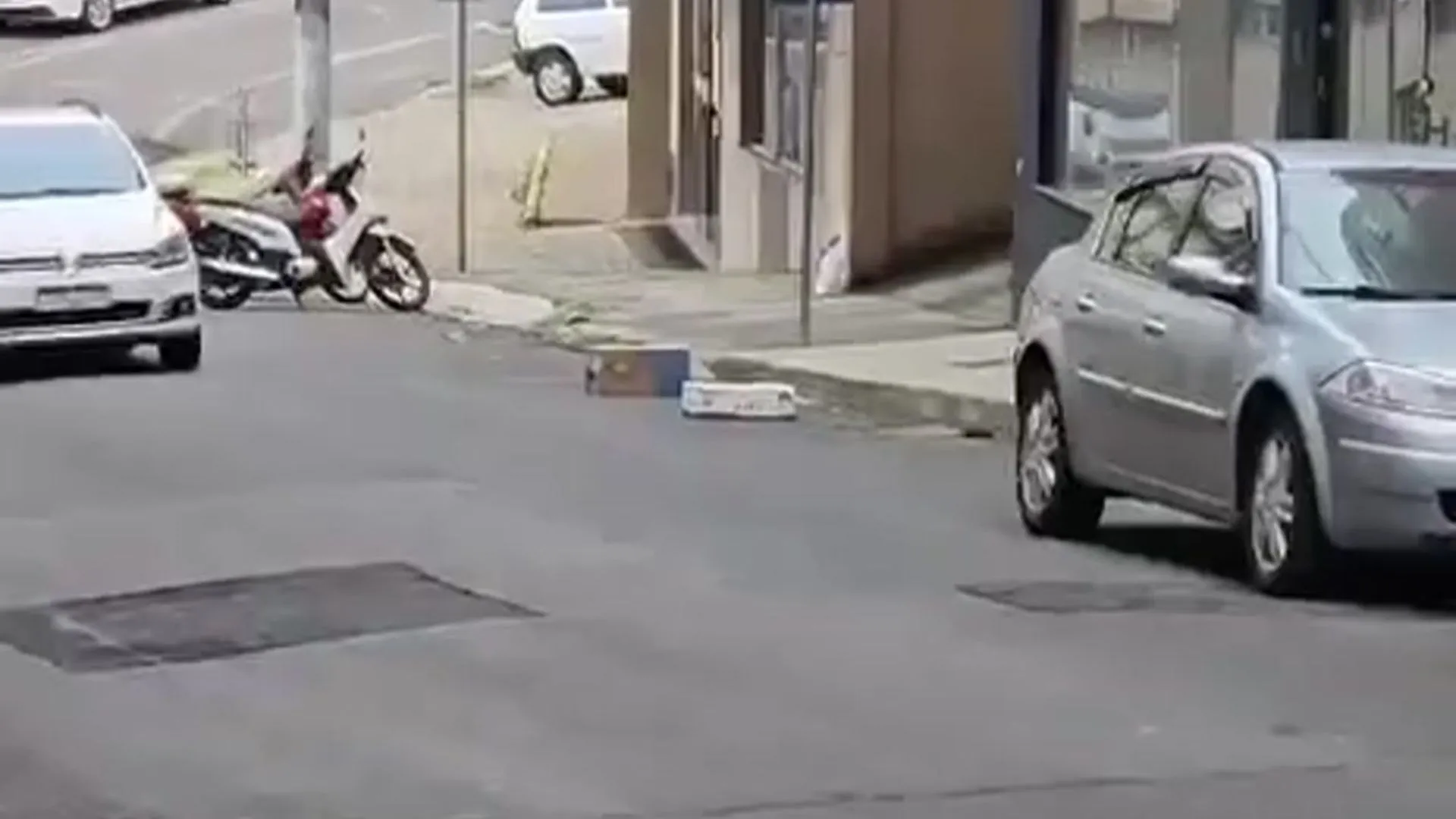 Vaga de estacionamento é “reservada” ilegalmente em Videira