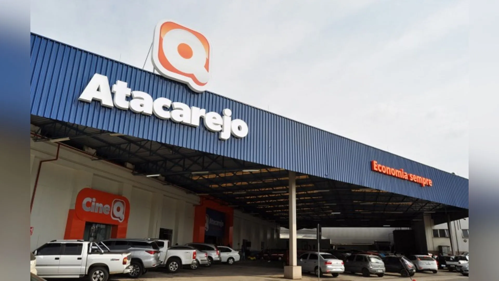 Q Atacarejo encerra atividades em Caçador