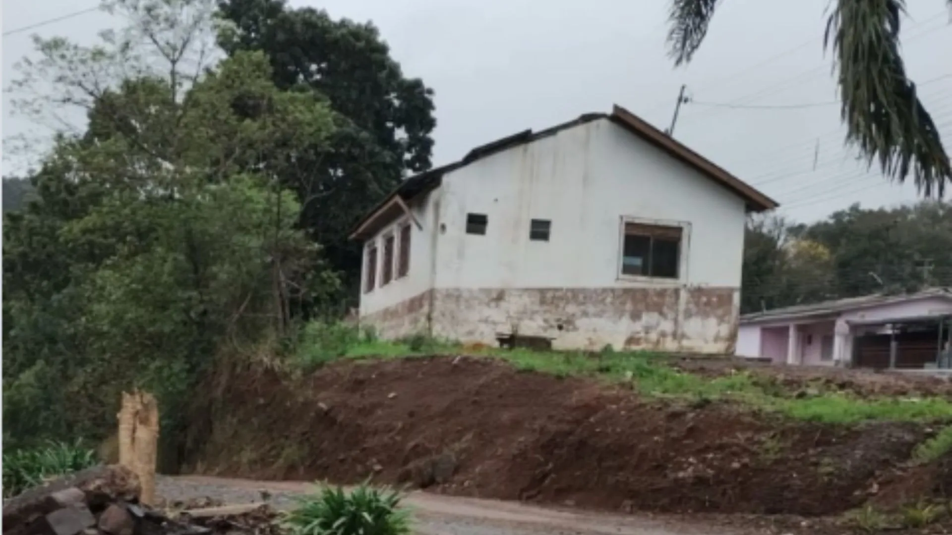 Tiroteio assusta moradores após invasão de residência em Tangará