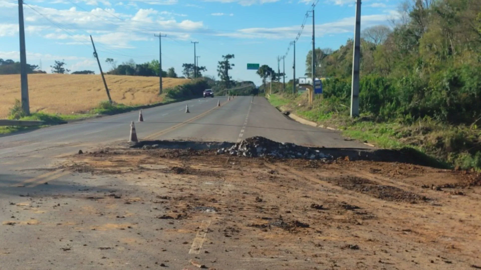 Obras na SC-135 deixam trânsito em meia pista em Videira