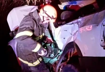Homem morre após carro bater de frente com caminhão na BR-282 Homem morre após carro bater de frente com caminhão na BR-282