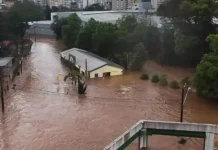 Chuva causa impactos em Santa Catarina e 11 municípios decretam situação de emergência Chuva causa impactos em Santa Catarina e 11 municípios decretam situação de emergência