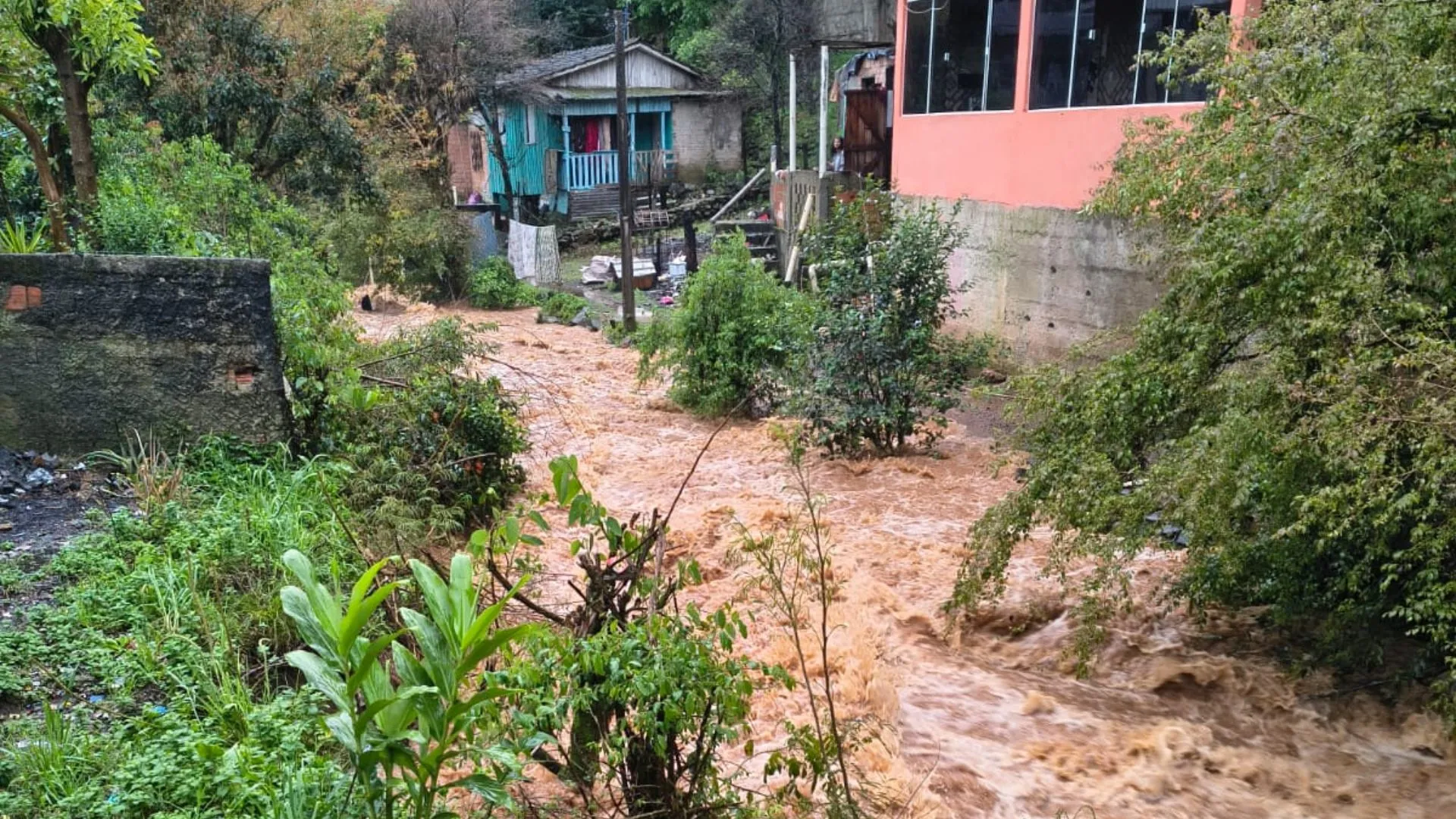 Defesa Civil registra 14 deslizamentos e 70 imóveis desocupados após chuva em Videira