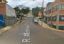 Rua Adolfo Konder tem trecho interditado para obras de drenagem em Videira Rua Adolfo Konder tem trecho interditado para obras de drenagem em Videira