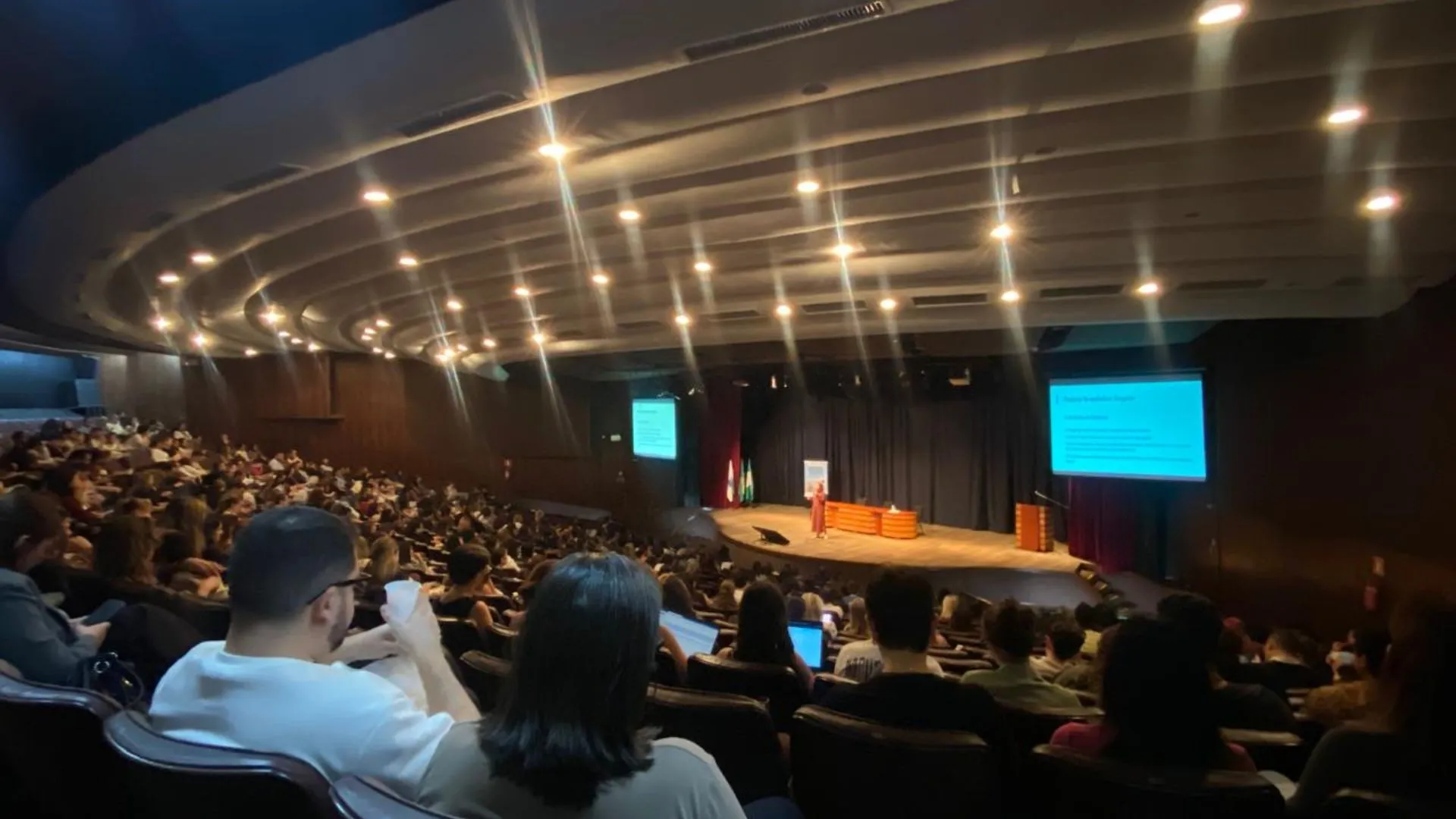 Profissionais da Educação de Videira participam de congresso internacional sobre saúde mental