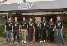 Casa da RBV Rádios reúne parceiros, informação e conexão durante a Expo Videira 2026 Parcerias, entrevistas, música e muita interação marcaram a presença da RBV Rádios na Expo Videira 2026, com empresas e marcas que acreditaram na comunicação e fizeram parte dessa experiência