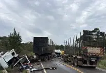 Motorista é resgatado de helicóptero após grave acidente na SC-350 Motorista é resgatado de helicóptero após grave acidente na SC-350