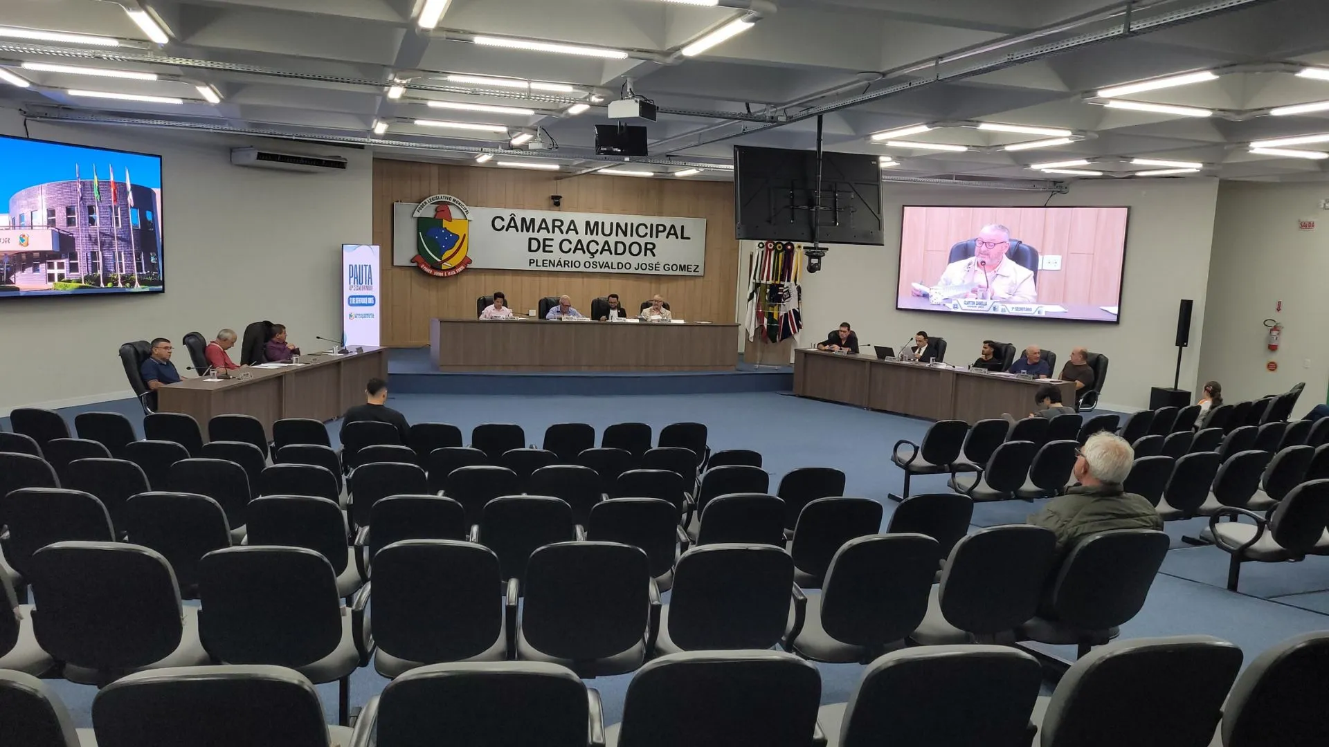 Vereadores pedem suspensão dos trabalhos da BRK até recuperação de vias