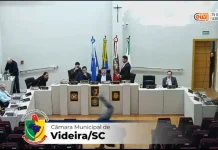 Cidadão confronta vereador e dá “golpe de judô” em segurança Cidadão confronta vereador e dá “golpe de judô” em segurança