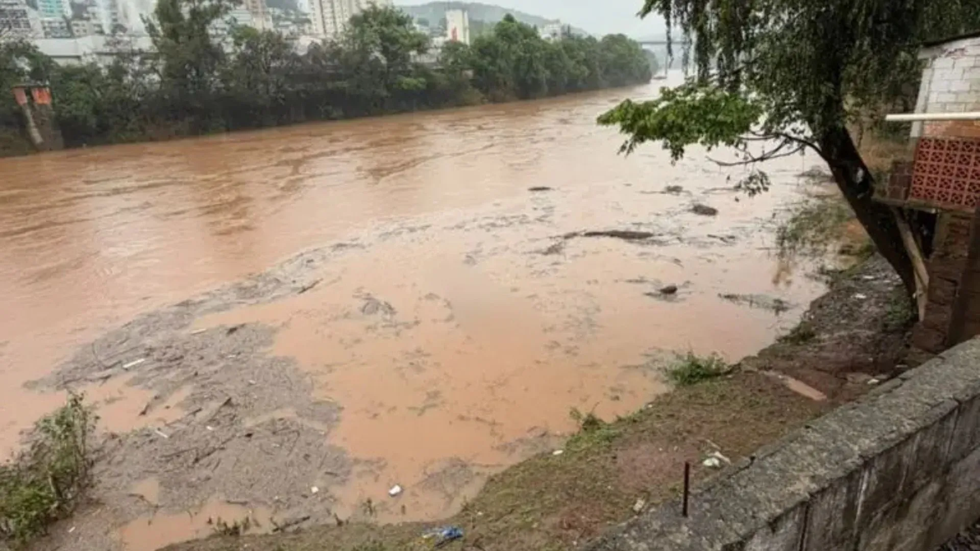 Corpo é avistado boiando nas águas do Rio do Peixe