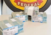 Polícia Federal apreende R$ 500 mil com candidato em Santa Catarina Polícia Federal apreende R$ 500 mil com candidato em Santa Catarina
