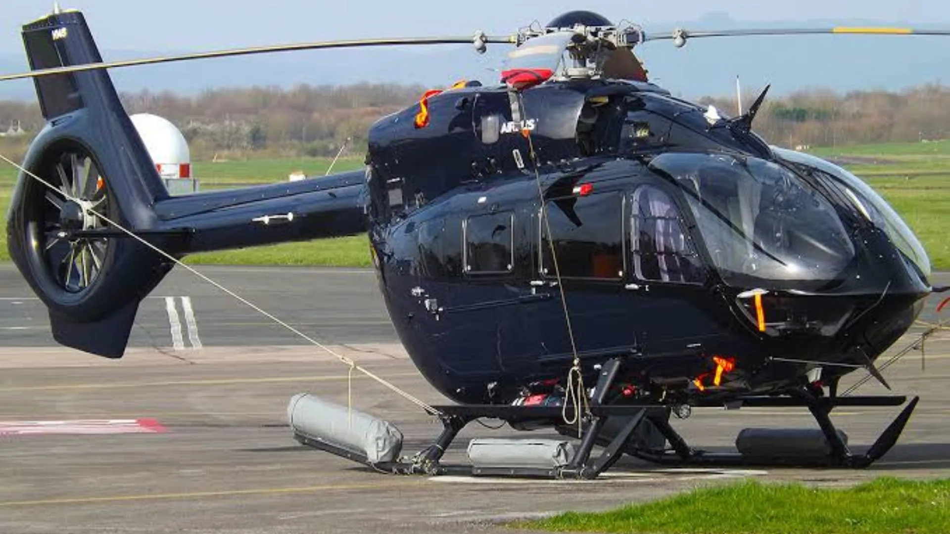 Helicóptero de Neymar desaparece com cantor sertanejo em SC