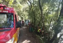 Homem fica ferido após capotamento em Pinheiro Preto Homem fica ferido após capotamento em Pinheiro Preto