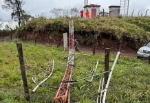 Ventos fortes bloqueiam acessos no interior de Caçador Ventos fortes bloqueiam acessos no interior de Caçador