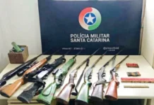PM apreende armas de fogo após ameaça contra mulher em Porto União PM apreende armas de fogo após ameaça contra mulher em Porto União