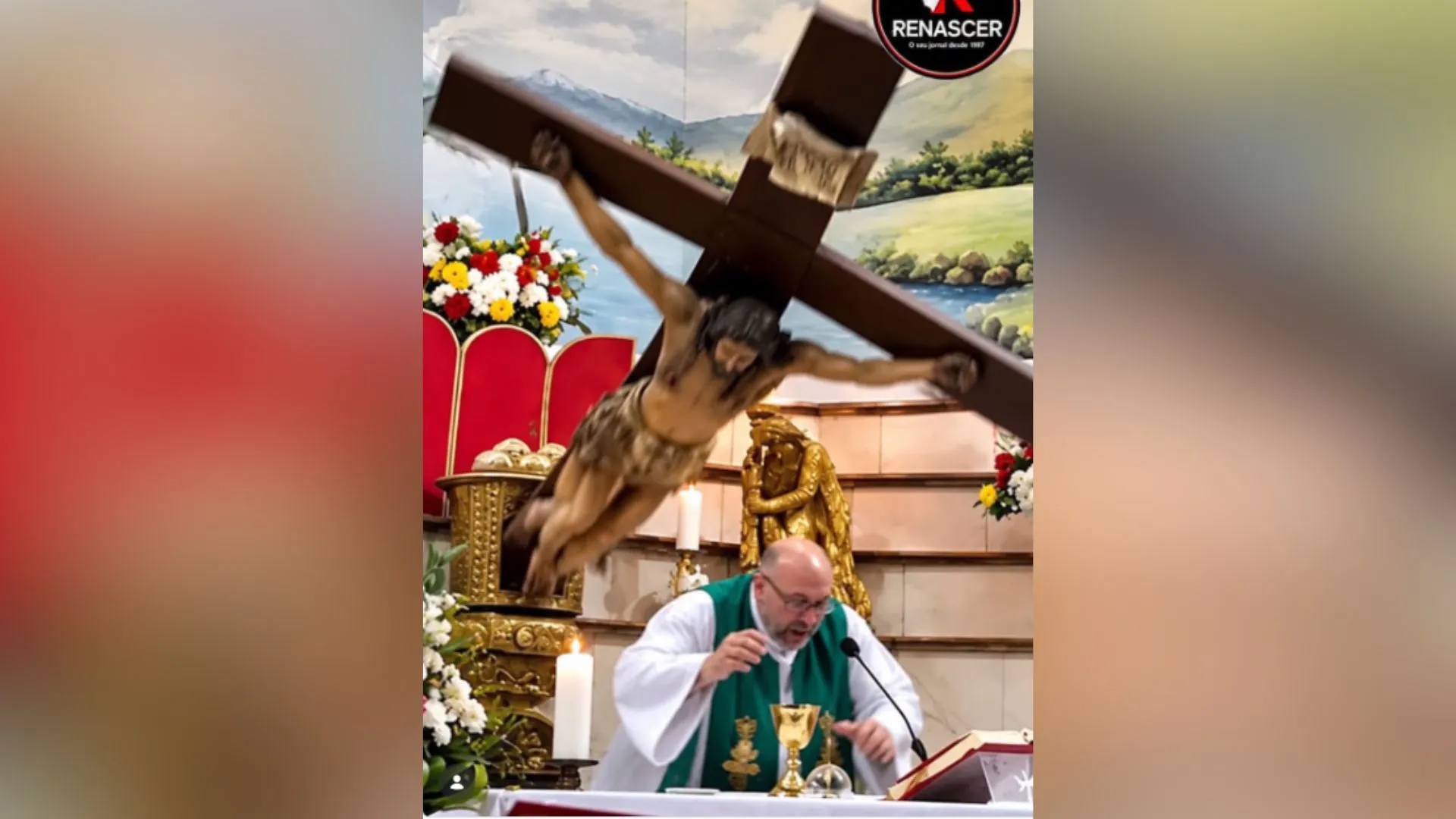 Padre morre após ser atingido por cruz durante missa no Equador