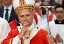 Saúde do Papa Leão XIV mobiliza fiéis em oração no Vaticano Saúde do Papa Leão XIV mobiliza fiéis em oração no Vaticano