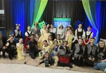 Jovens de Arroio Trinta se apresentam no Festival de Teatro de Videira Jovens de Arroio Trinta se apresentam no Festival de Teatro de Videira