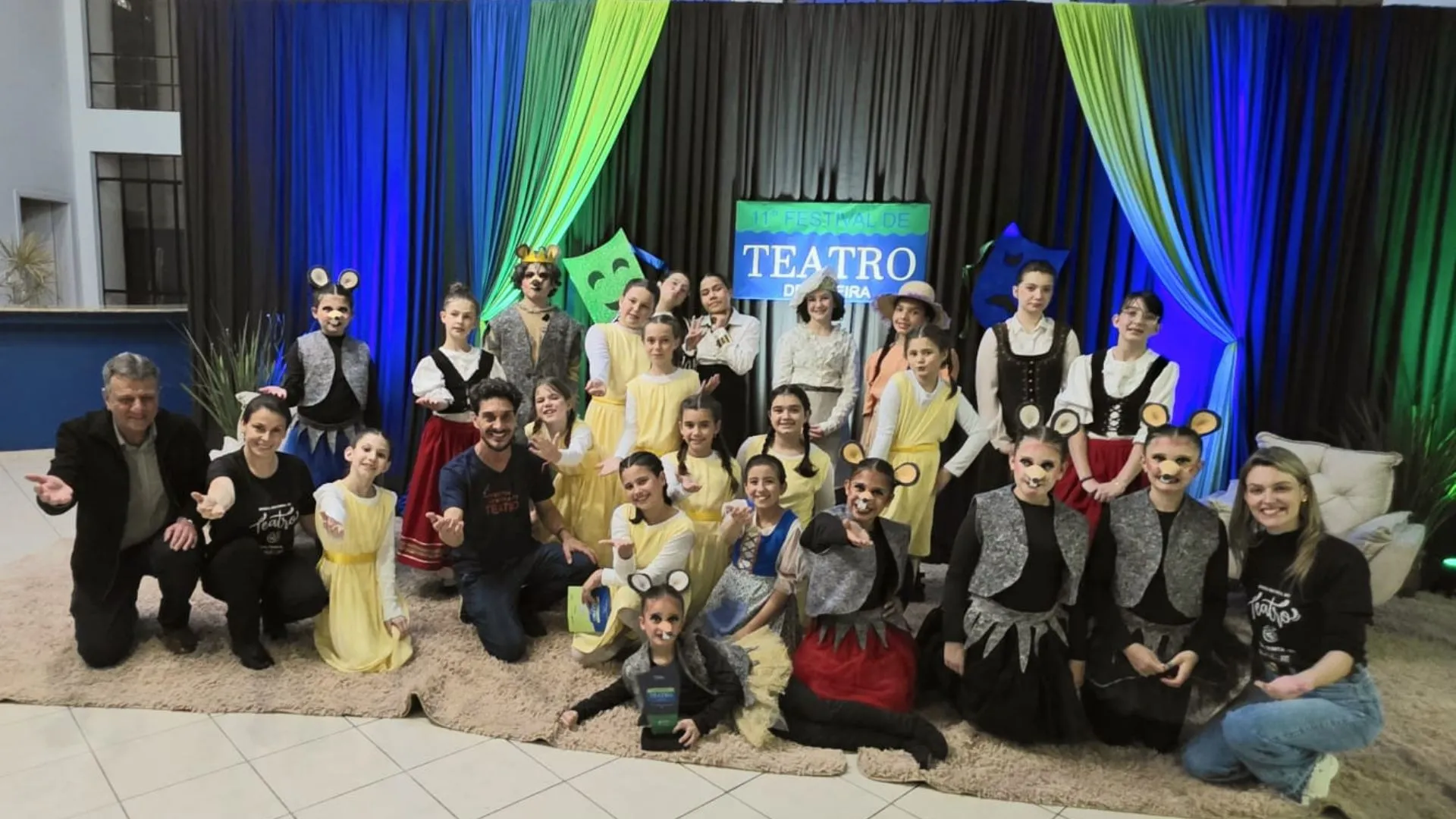 Jovens de Arroio Trinta se apresentam no Festival de Teatro de Videira