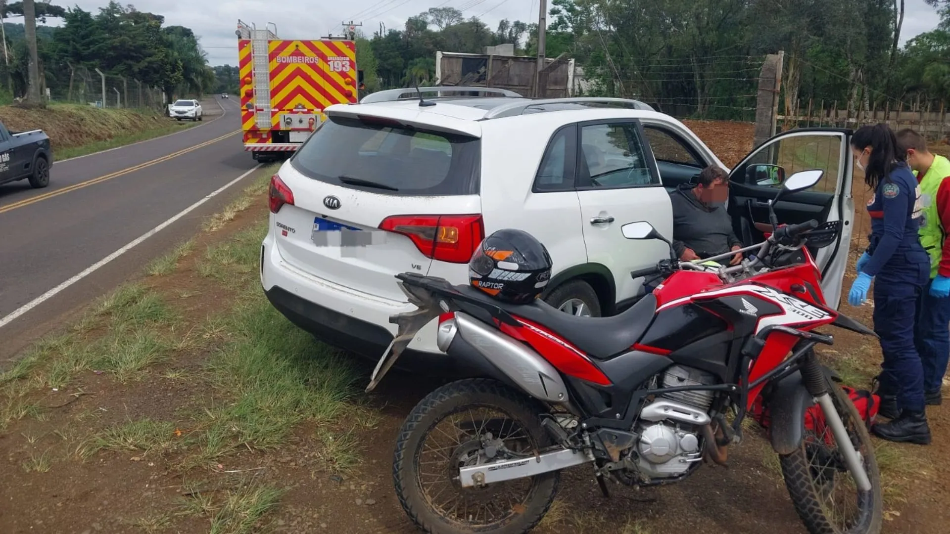 Motociclista fica ferido após colisão traseira na SC-355 em Videira