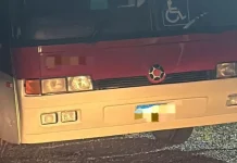 Ônibus com placas clonadas é interceptado pela polícia na SC-355 em Fraiburgo Ônibus com placas clonadas é interceptado pela polícia na SC-355 em Fraiburgo