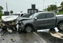 Colisão entre duas caminhonetes mobiliza Bombeiros e SAMU na BR-282, em Joaçaba Colisão entre duas caminhonetes mobiliza Bombeiros e SAMU na BR-282, em Joaçaba