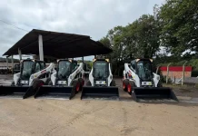 Infraestrutura de Caçador recebe novas Bobcats para limpeza urbana Infraestrutura de Caçador recebe novas Bobcats para limpeza urbana