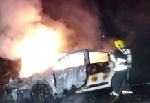Carro pega fogo na SC-453 em Tangará Carro pega fogo na SC-453 em Tangará