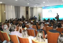 Programa Novos Caminhos homenageia jovens, profissionais e empresas Programa Novos Caminhos homenageia jovens, profissionais e empresas